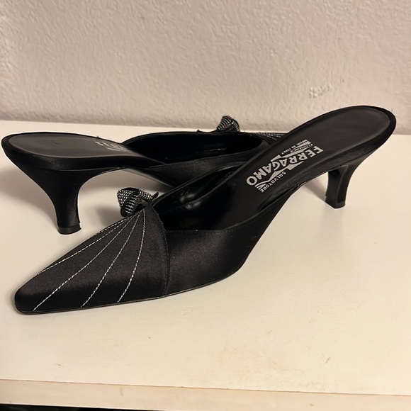 Derramamos size 8 black kitty heels - Picture 6 of 6